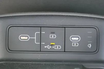 Car image 38