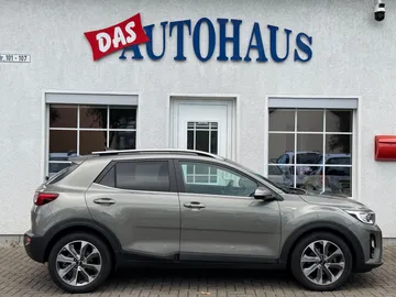 Car image 30