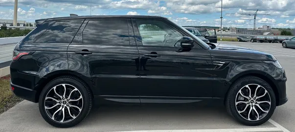 Car image 3