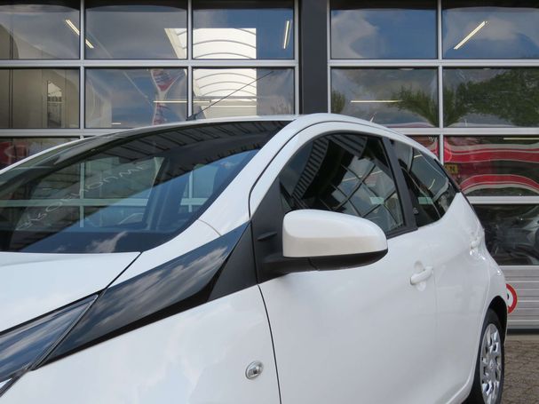 Toyota Aygo 54 kW image number 11