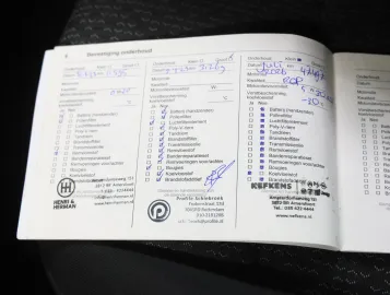 Car image 37