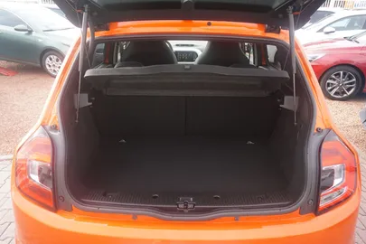 Car image 29