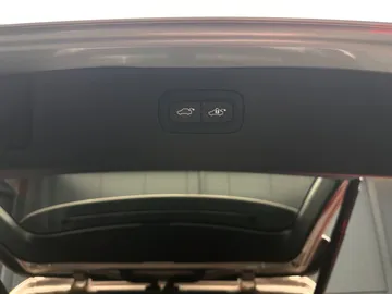 Car image 34