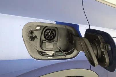 Car image 26
