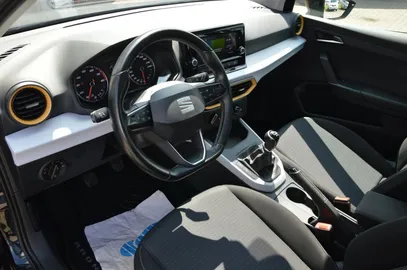 Car image 18