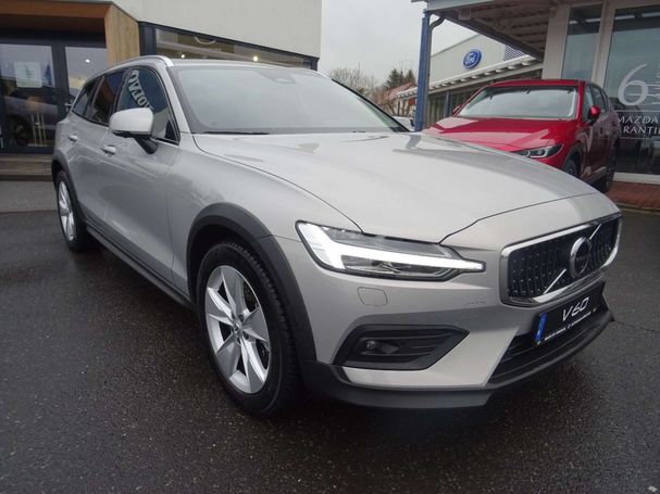 Volvo V60 Cross Country AWD 184 kW image number 1