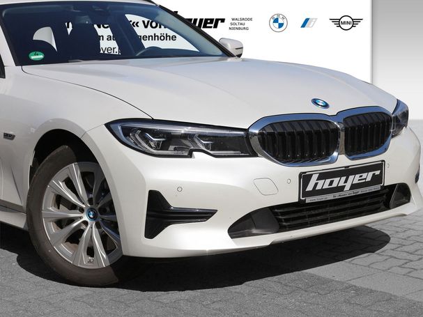 BMW 330e Touring Advantage 215 kW image number 10