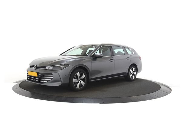 Volkswagen Passat Variant 1.5 eTSI Business DSG 110 kW image number 1