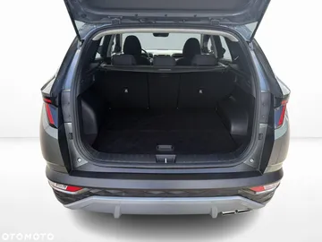 Car image 32