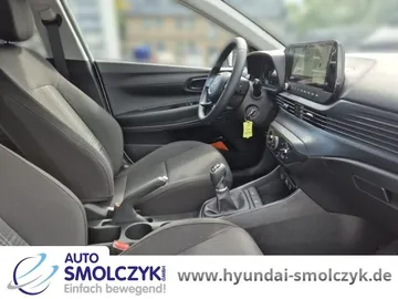 Car image 14