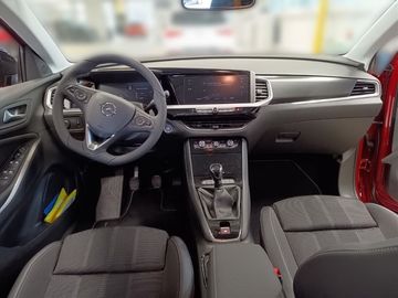 Car image 10