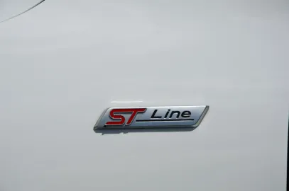 Car image 40
