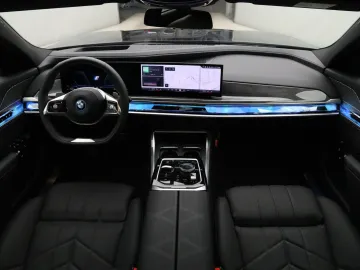 Car image 35