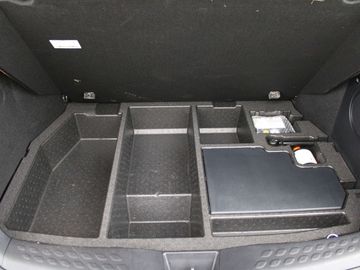 Car image 36