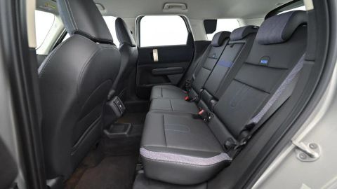 Car image 24