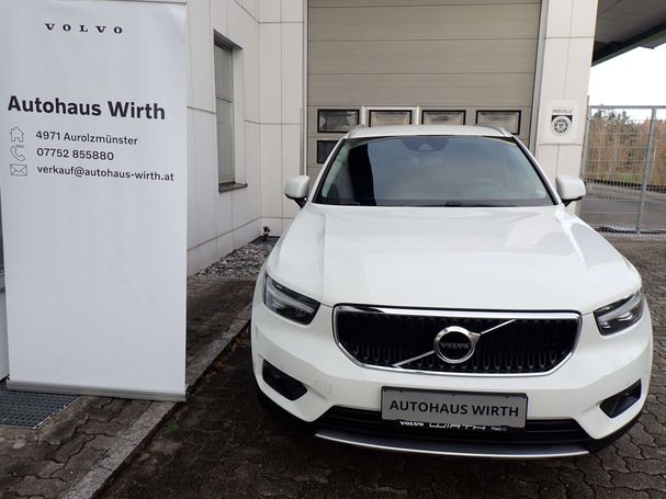 Volvo XC40 D4 AWD Geartronic Momentum 140 kW image number 2