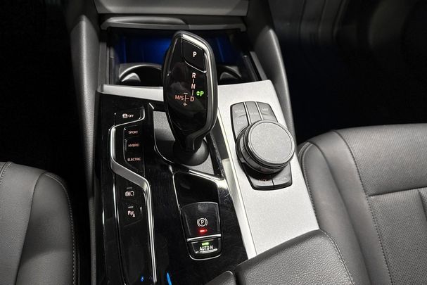 BMW 530i Touring xDrive 185 kW image number 26