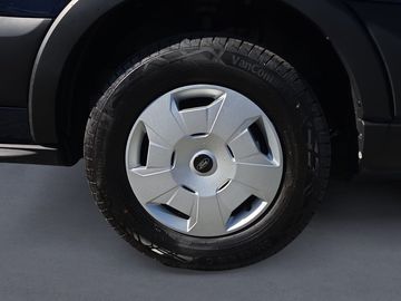 Car image 26