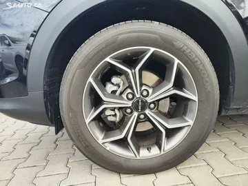 Car image 32