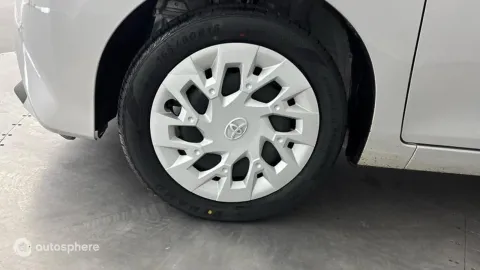 Car image 20