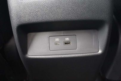 Car image 38