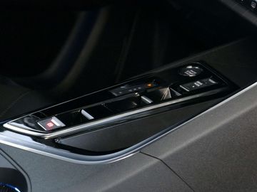 Car image 36