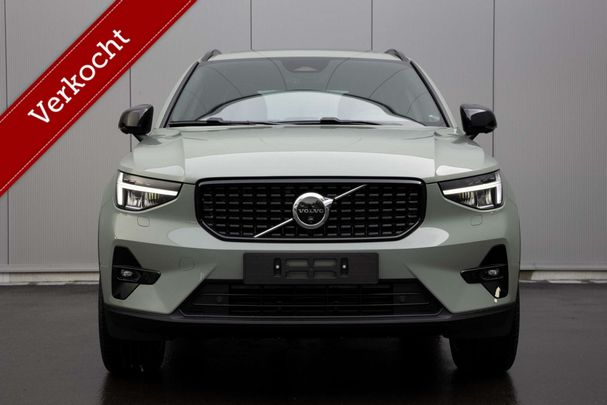 Volvo XC40 B3 Ultra Dark 120 kW image number 3