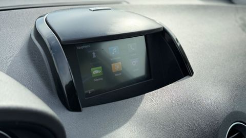 Car image 26
