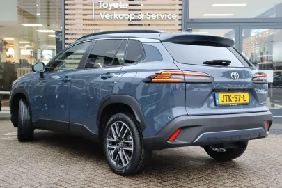 Car image 5