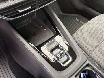 Car image 28