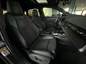 Car image 36