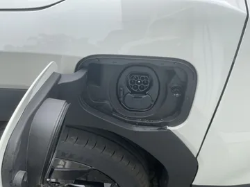Car image 29