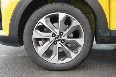 Car image 35