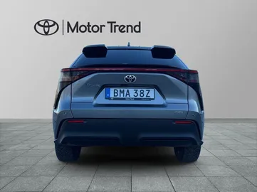 Car image 4