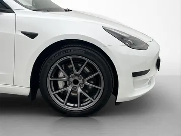 Car image 34