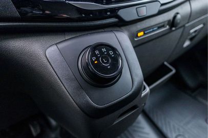 Car image 37