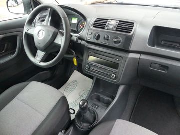 Car image 10