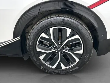 Car image 38