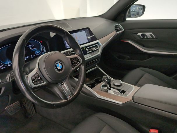 BMW 330e Touring Advantage xDrive 215 kW image number 7