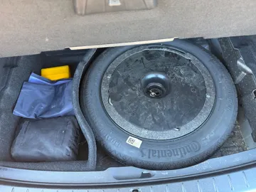 Car image 27