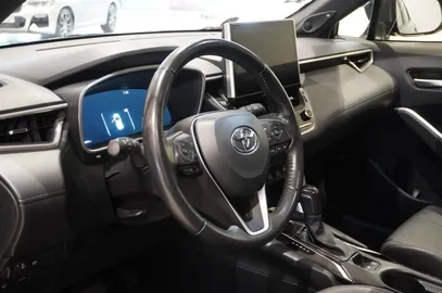 Car image 4