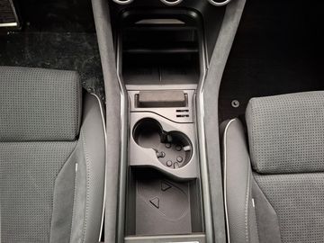 Car image 30