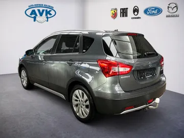 Car image 4