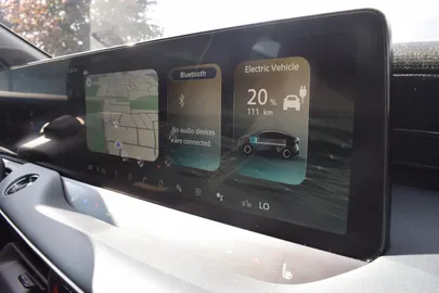 Car image 30