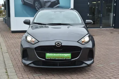 Car image 3