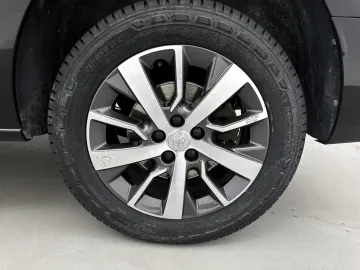 Car image 39