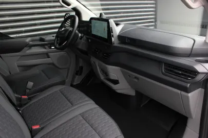 Car image 40
