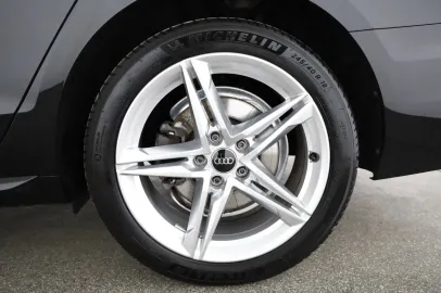 Car image 30