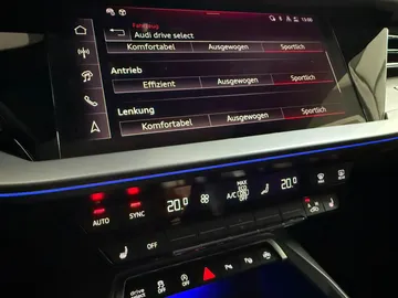Car image 38