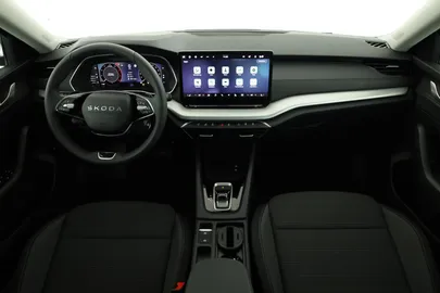 Car image 30